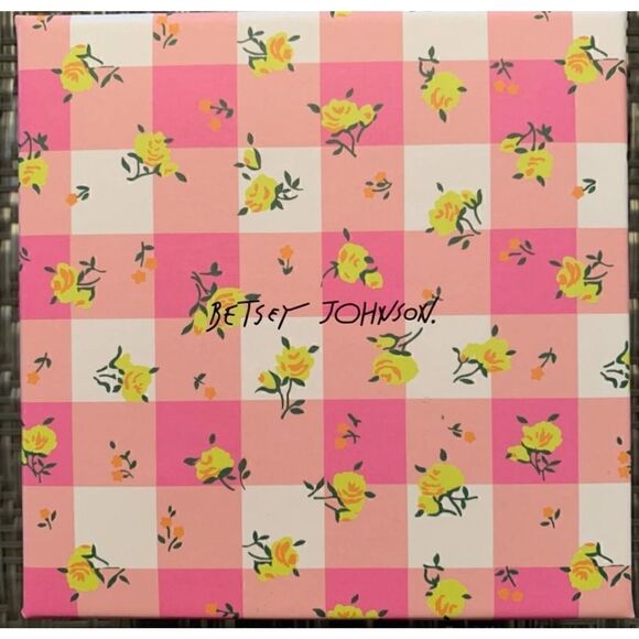 BETSEY JOHNSON Easter Rabbit Bunny Crystal & Pearl Earrings *NWT* - Picture 4 of 10